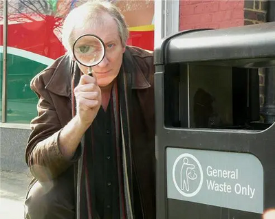 Cllr Ken Howard investigates missing bins in Inkerman Way